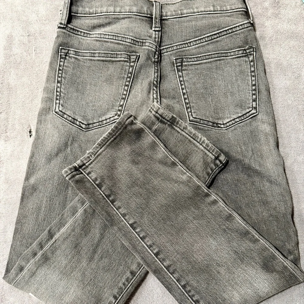 Old Navy Gray Slim Jeans for Kids. NWT